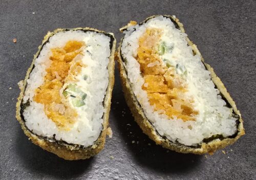 Knusprig panierter und frittierter Ebi Tempura Sushi Burger.